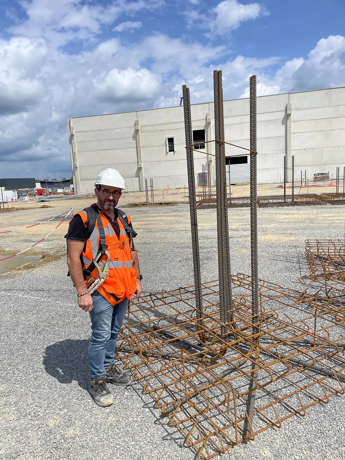 Expertise des fondations : ferraillage d’un poteau avant coulage du béton.